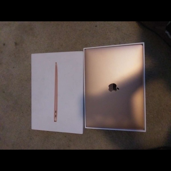 MacBook Air - Picture 3 of 3